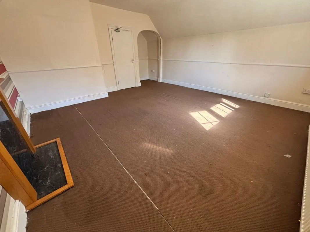 129 Eleanor Street, Grimsby, South Humberside, DN32 8AL - Online Auctions