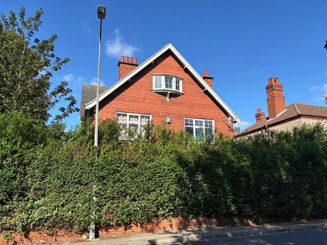 129 Eleanor Street, Grimsby, South Humberside, DN32 8AL - Online Auctions