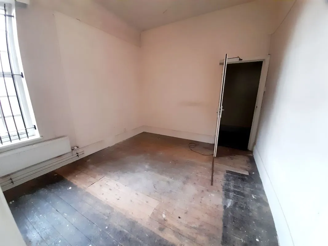 Gainsborough, Lincolnshire, DN21 2DU - Online Auctions