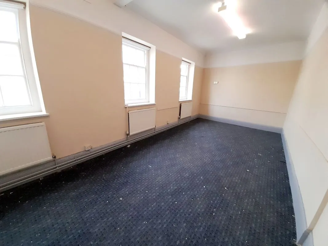 Gainsborough, Lincolnshire, DN21 2DU - Online Auctions