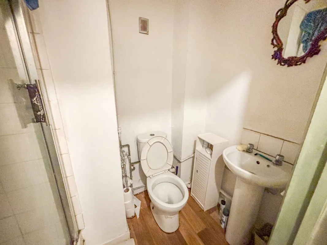Outclough Road, Stoke-On-Trent, Staffordshire, ST8 7QH - Online Auctions