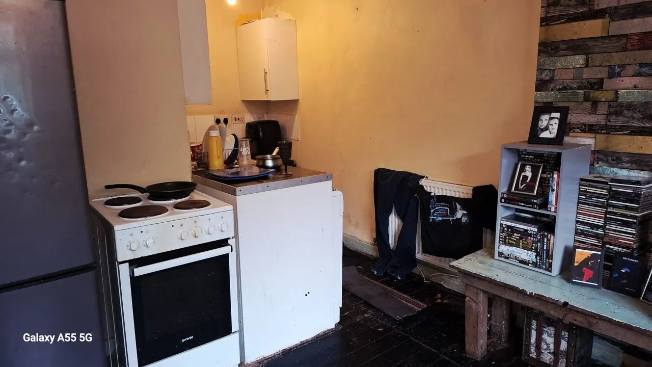 Outclough Road, Stoke-On-Trent, Staffordshire, ST8 7QH - Online Auctions
