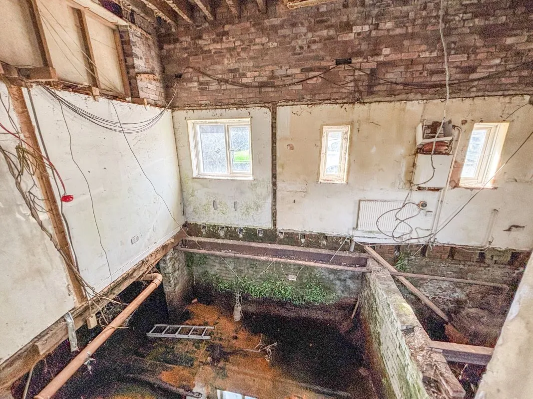 Outclough Road, Stoke-On-Trent, Staffordshire, ST8 7QH - Online Auctions