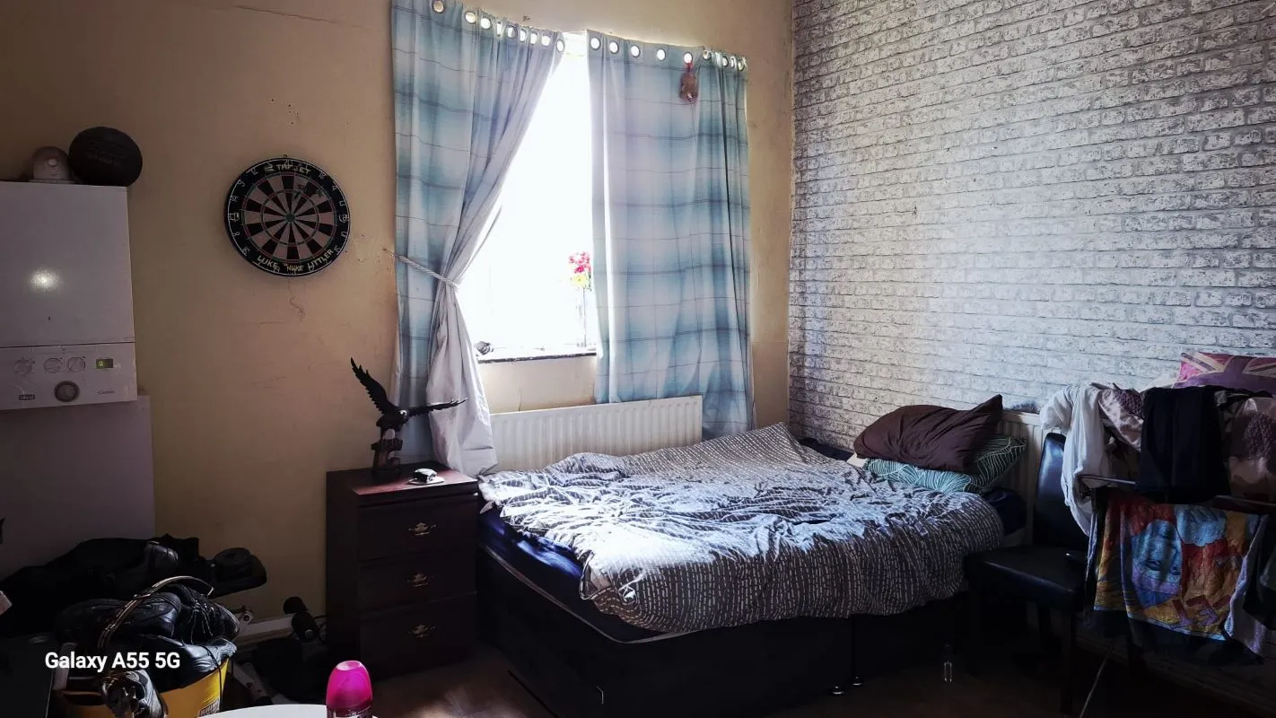 Outclough Road, Stoke-On-Trent, Staffordshire, ST8 7QH - Online Auctions