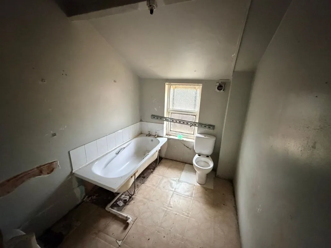 Doncaster, South Yorkshire, DN1 2BN - Online Auctions