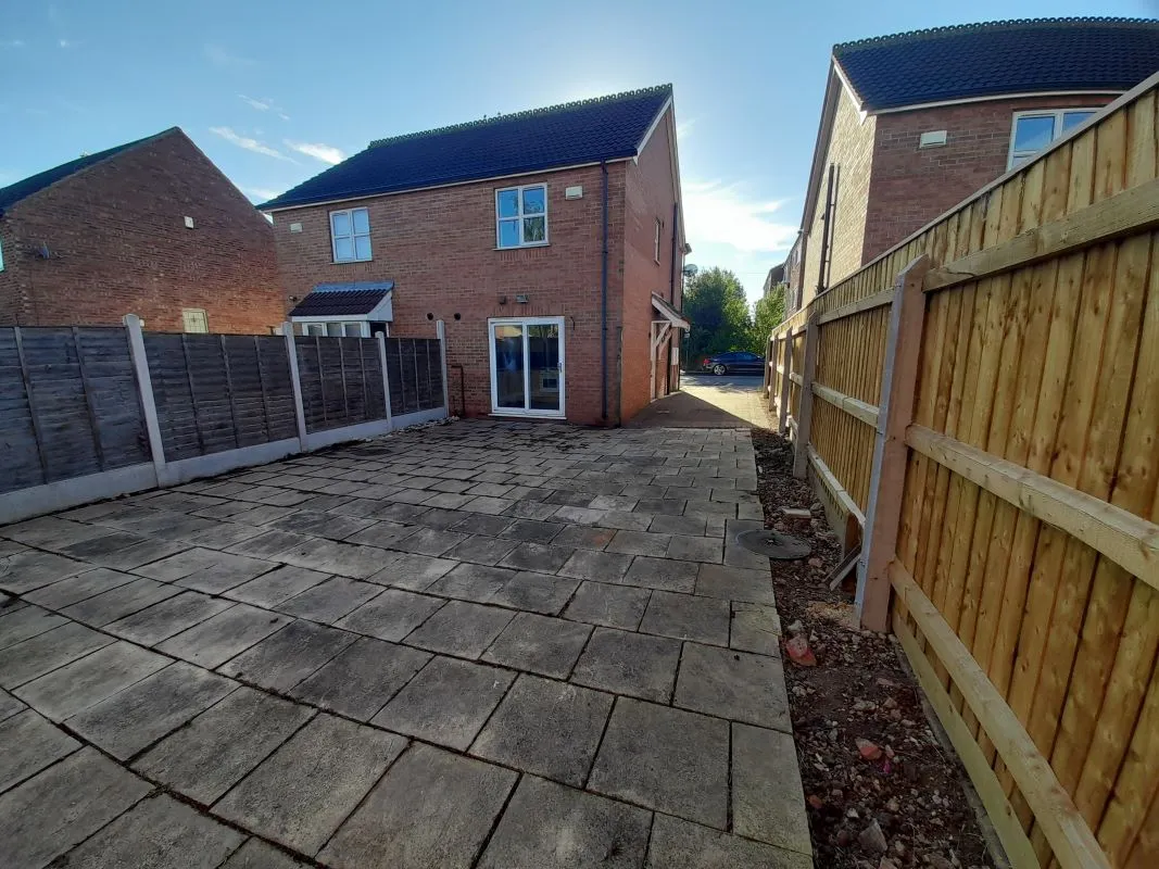 Grimsby, South Humberside, DN31 2DX - Online Auctions