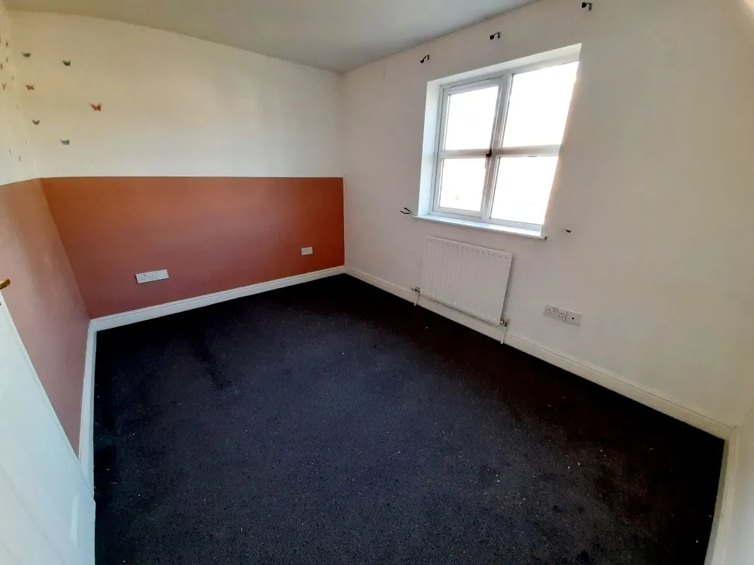Grimsby, South Humberside, DN31 2DX - Online Auctions