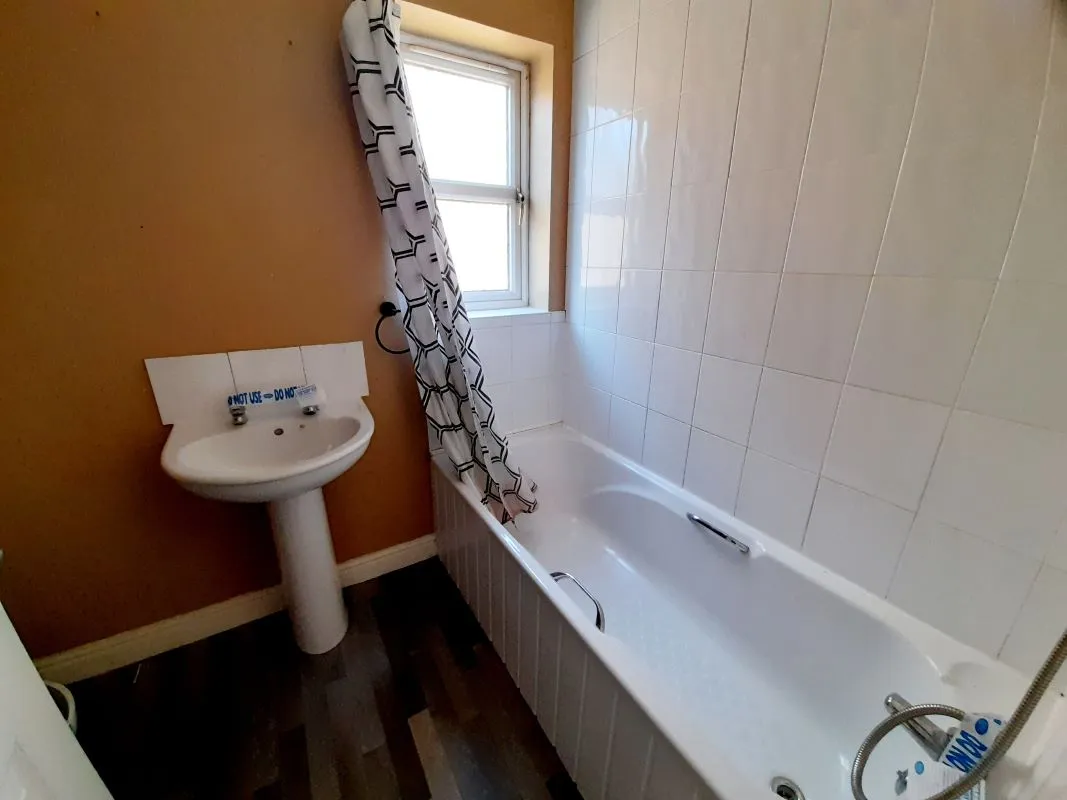 Grimsby, South Humberside, DN31 2DX - Online Auctions