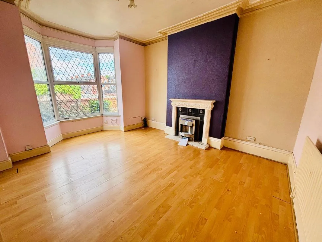 Grimsby, South Humberside, DN32 0NF - Online Auctions