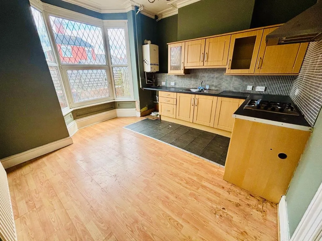 Grimsby, South Humberside, DN32 0NF - Online Auctions