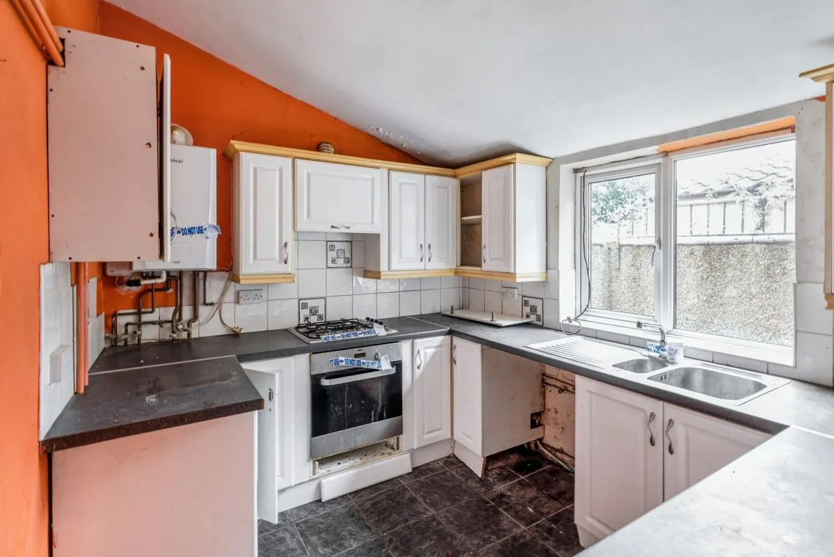 Grimsby, South Humberside, DN32 9NR - Online Auctions