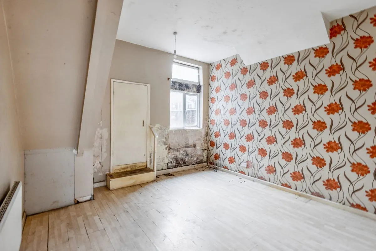 Grimsby, South Humberside, DN32 9NR - Online Auctions