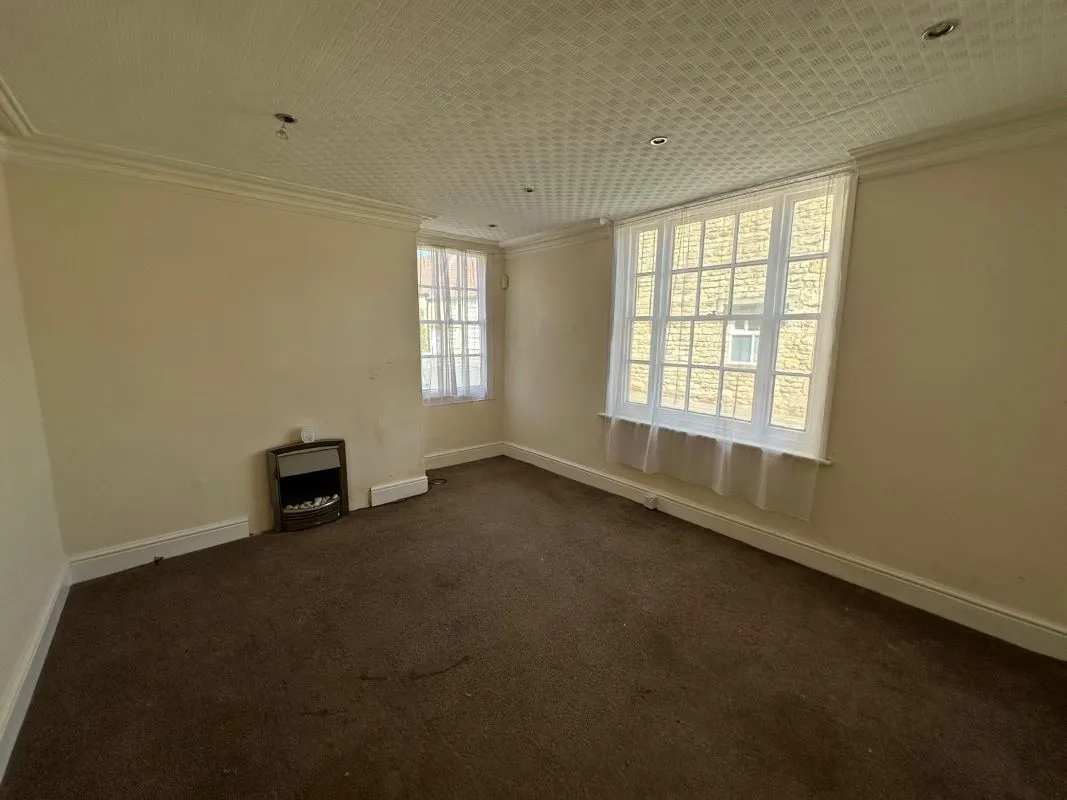 Lincoln, Lincolnshire, LN2 4AW - Online Auctions