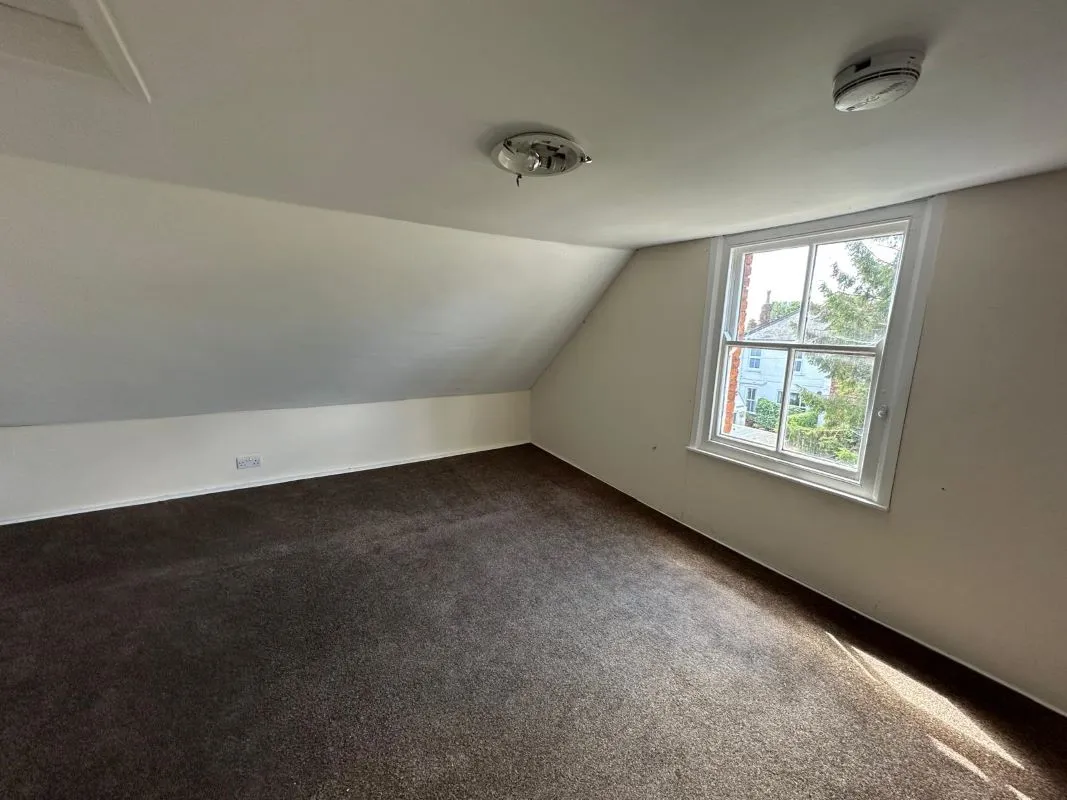 Lincoln, Lincolnshire, LN2 4AW - Online Auctions