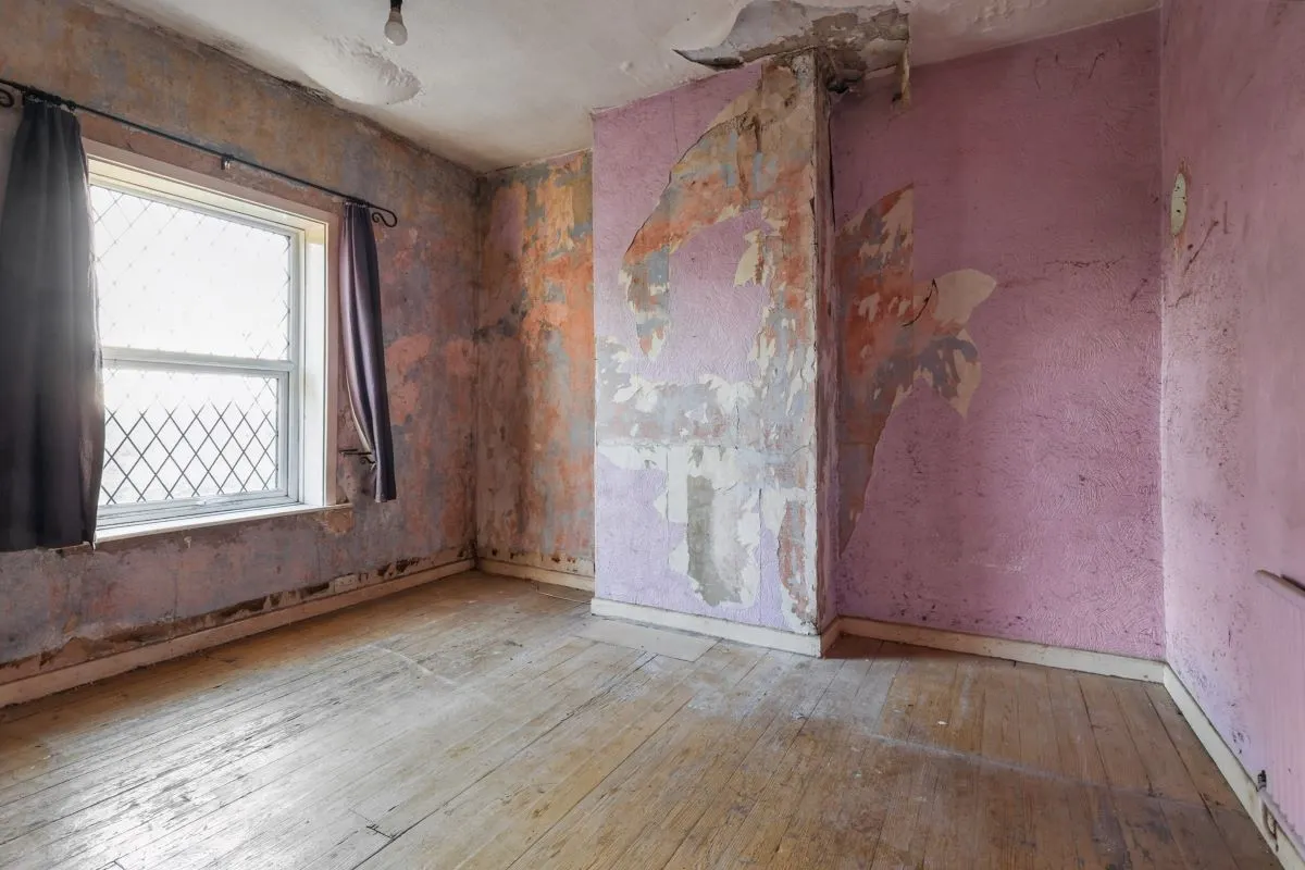 Bury, Lancashire, BL9 7SE - Online Auctions