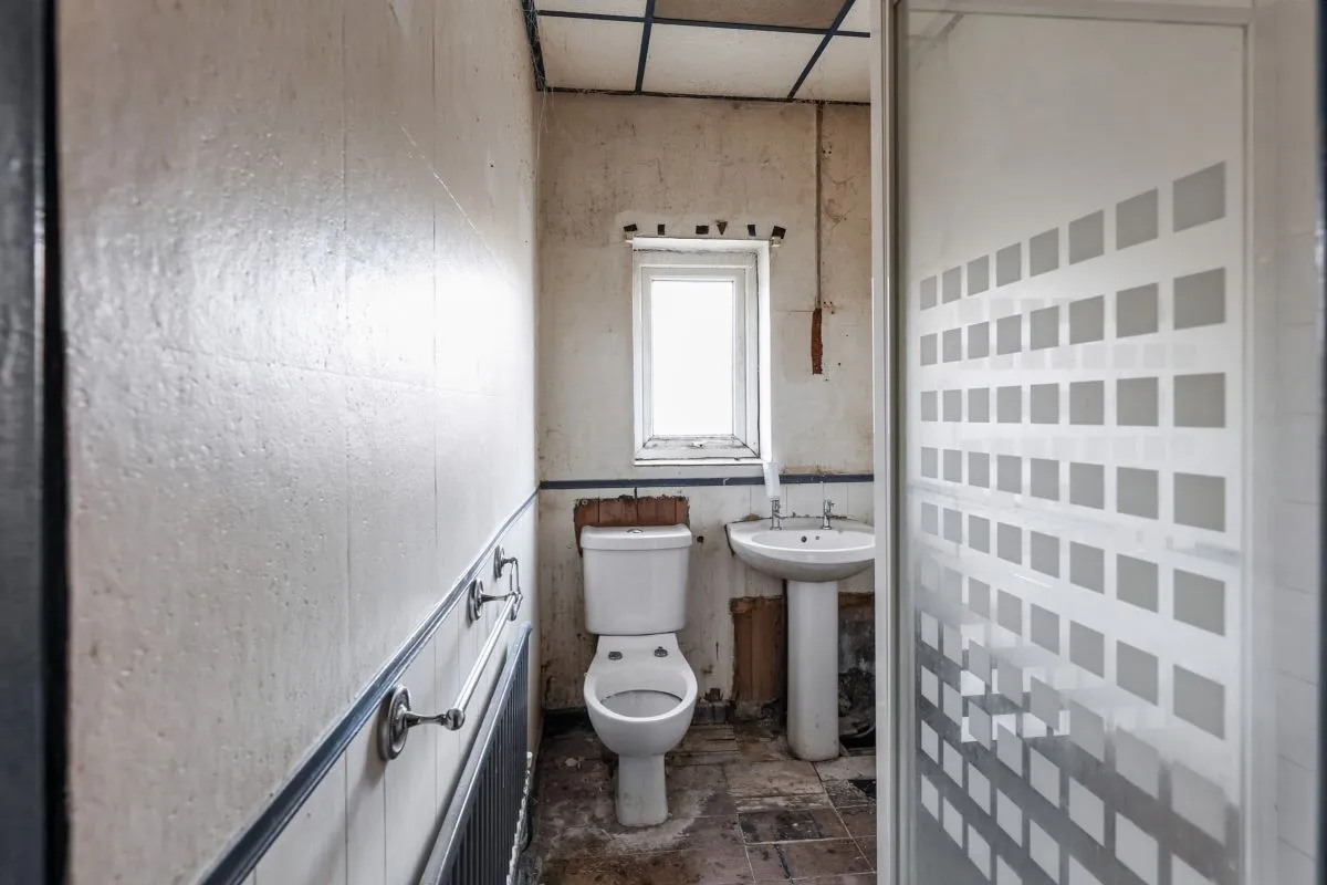 Bury, Lancashire, BL9 7SE - Online Auctions