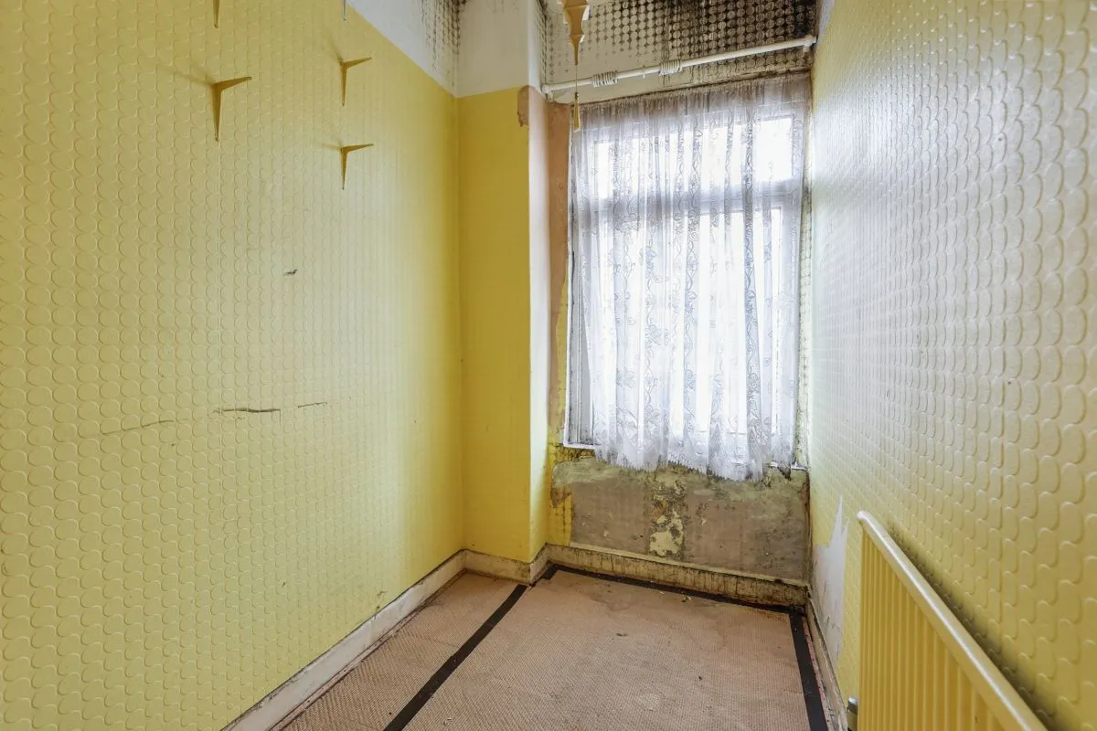 Bury, Lancashire, BL9 7SE - Online Auctions