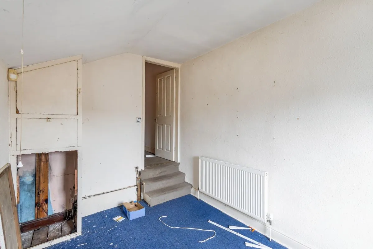 Grimsby, South Humberside, DN31 2NG - Online Auctions