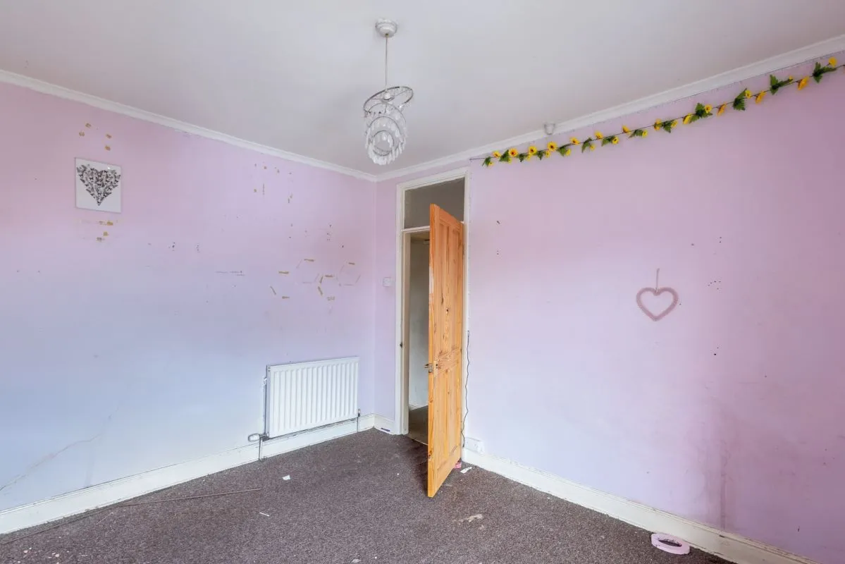 Grimsby, South Humberside, DN31 2NG - Online Auctions