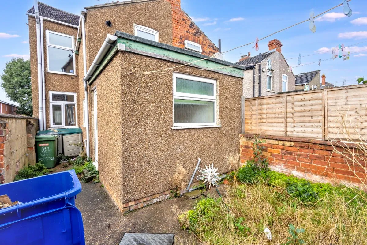 Grimsby, South Humberside, DN31 2NG - Online Auctions