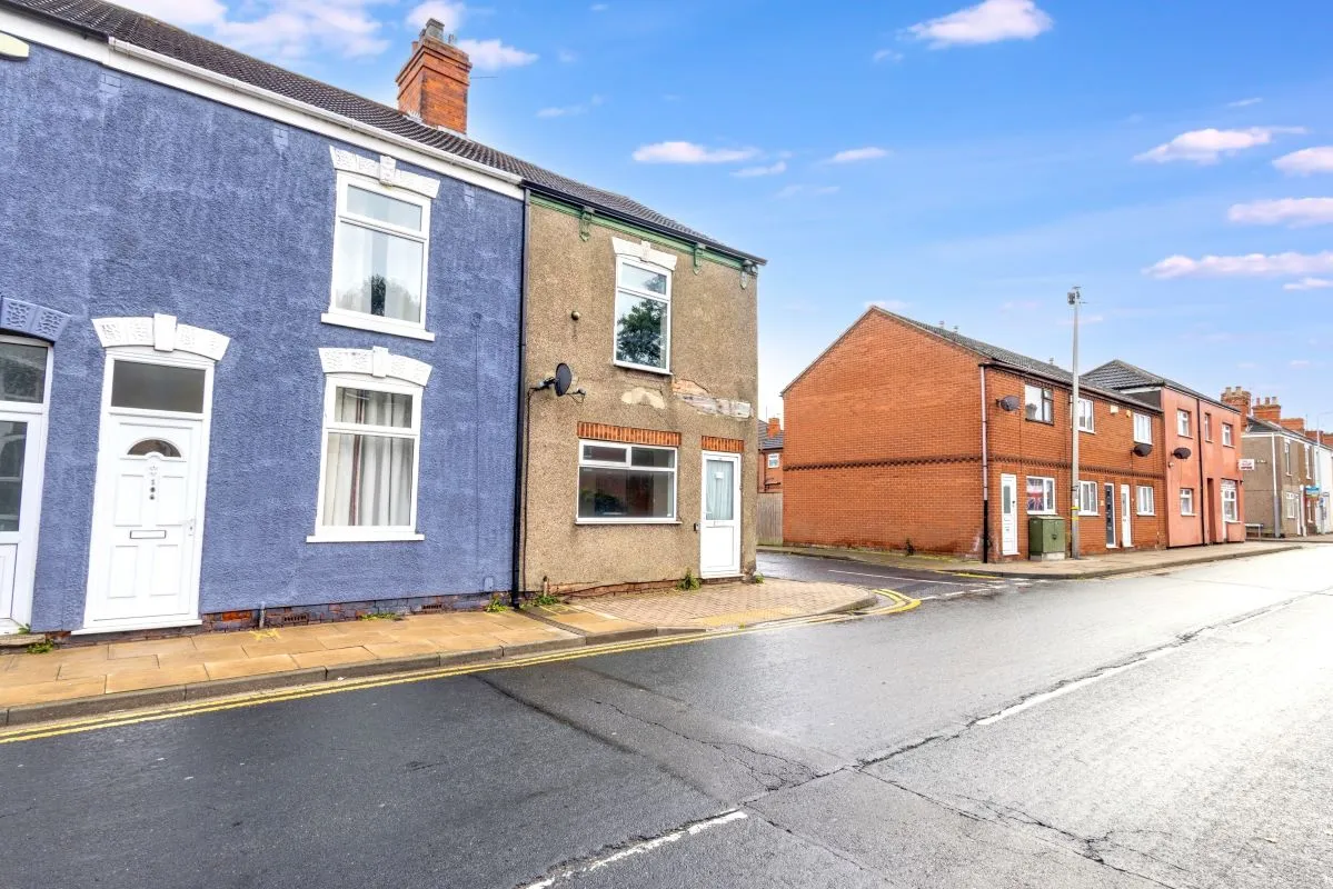 Grimsby, South Humberside, DN31 2NG - Online Auctions