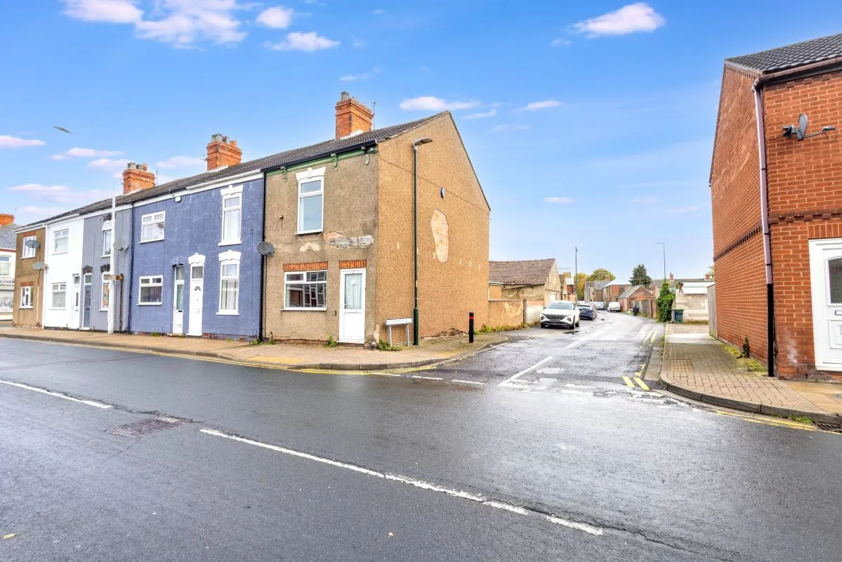 Grimsby, South Humberside, DN31 2NG - Online Auctions