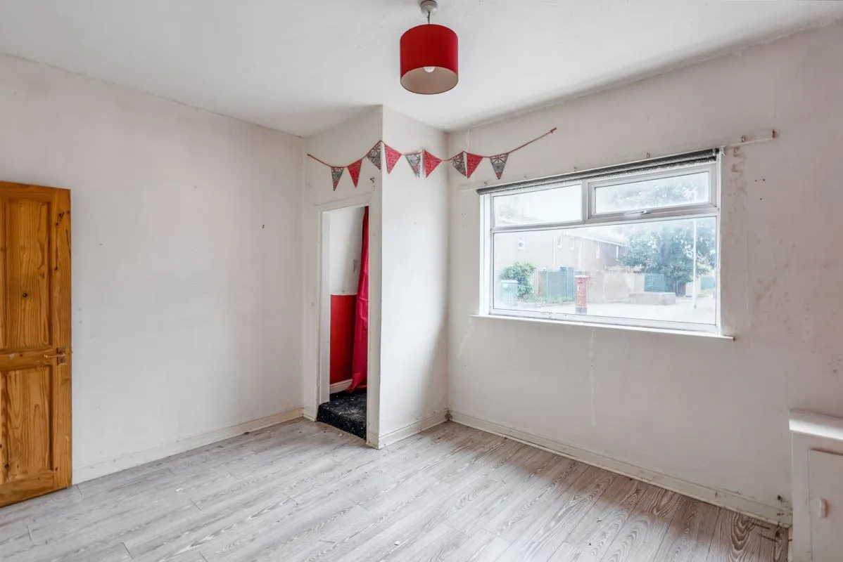 Grimsby, South Humberside, DN31 2NG - Online Auctions