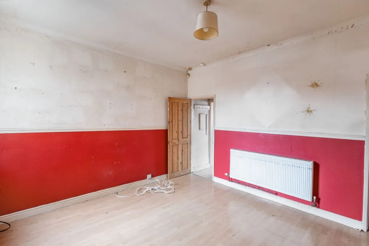 Grimsby, South Humberside, DN31 2NG - Online Auctions