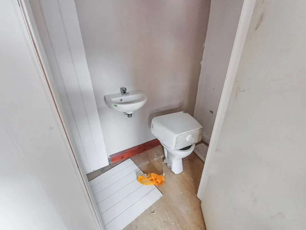 Leigh, Lancashire, WN7 5EE - Online Auctions