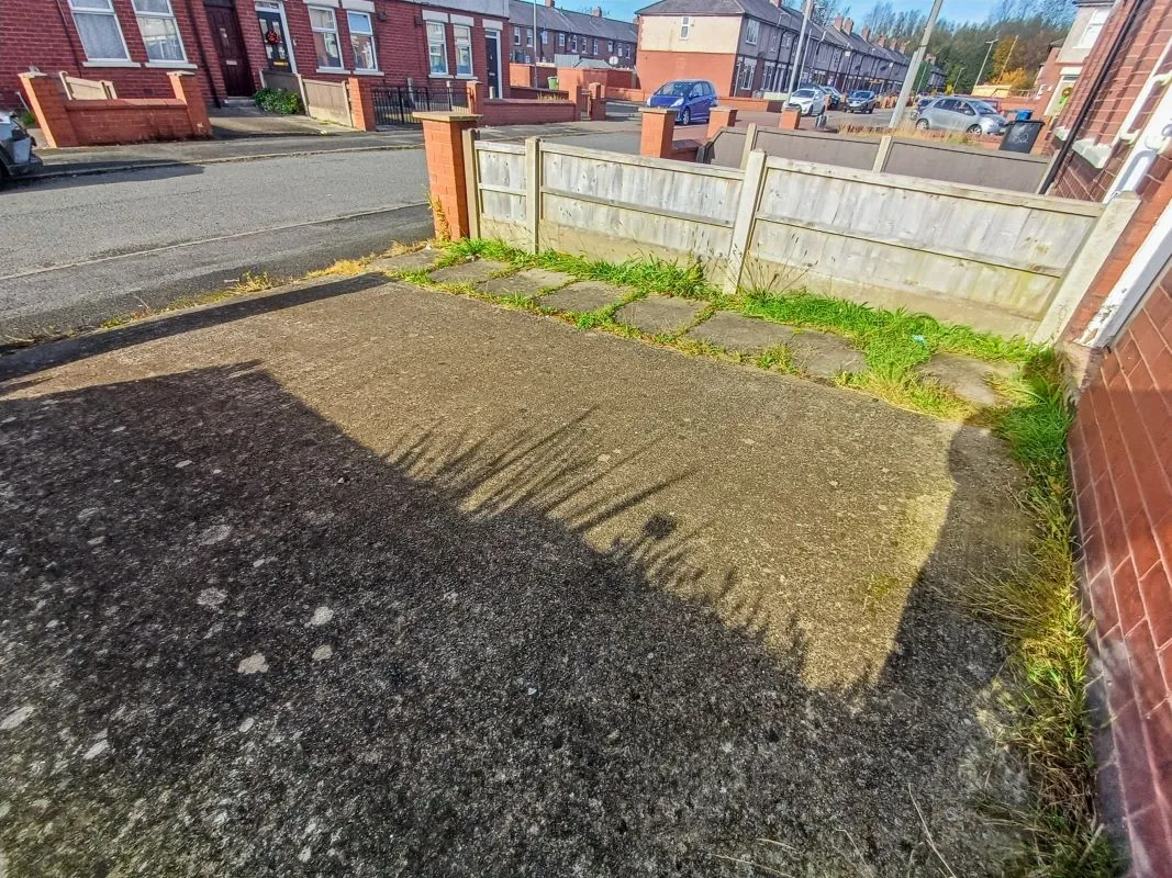 Leigh, Lancashire, WN7 5EE - Online Auctions