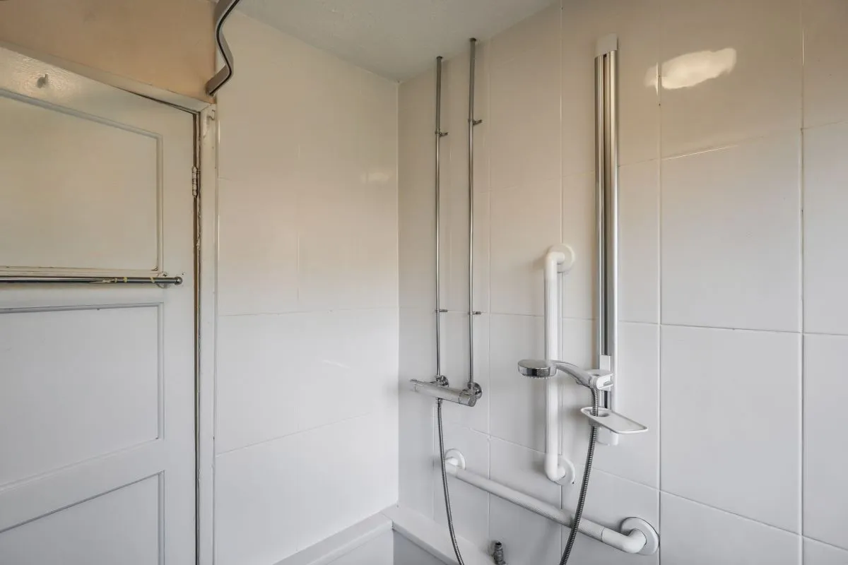 Rawmarsh, Rotherham, South Yorkshire, S62 5LB - Online Auctions