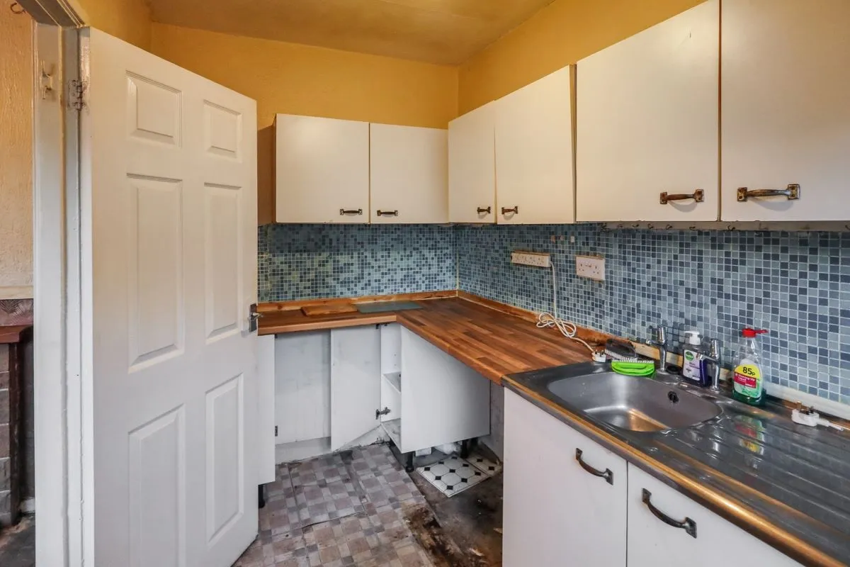 Rawmarsh, Rotherham, South Yorkshire, S62 5LB - Online Auctions