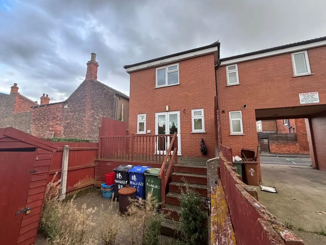 Grimsby, South Humberside, DN32 9NY - Online Auctions