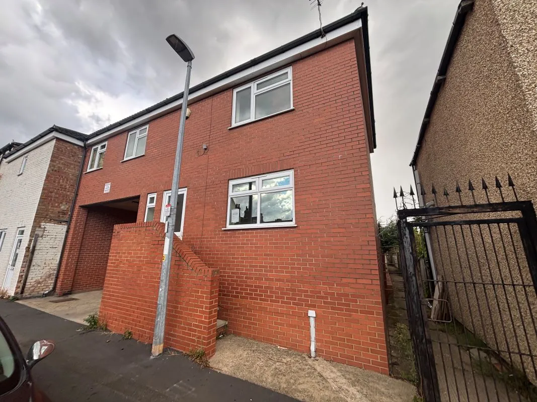 Grimsby, South Humberside, DN32 9NY - Online Auctions