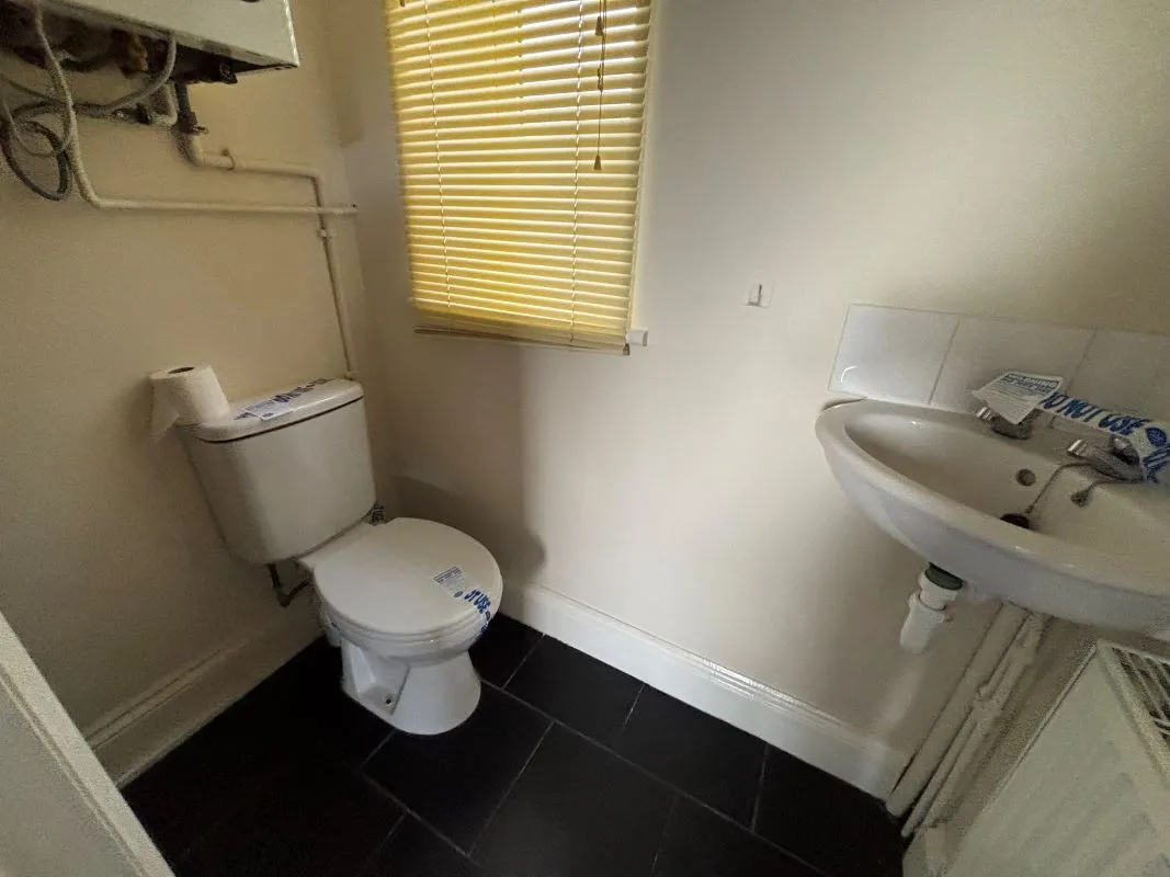 Grimsby, South Humberside, DN32 9NY - Online Auctions