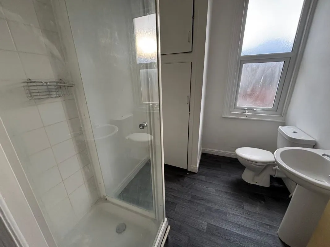 Cleethorpes, South Humberside, DN35 7AB - Online Auctions