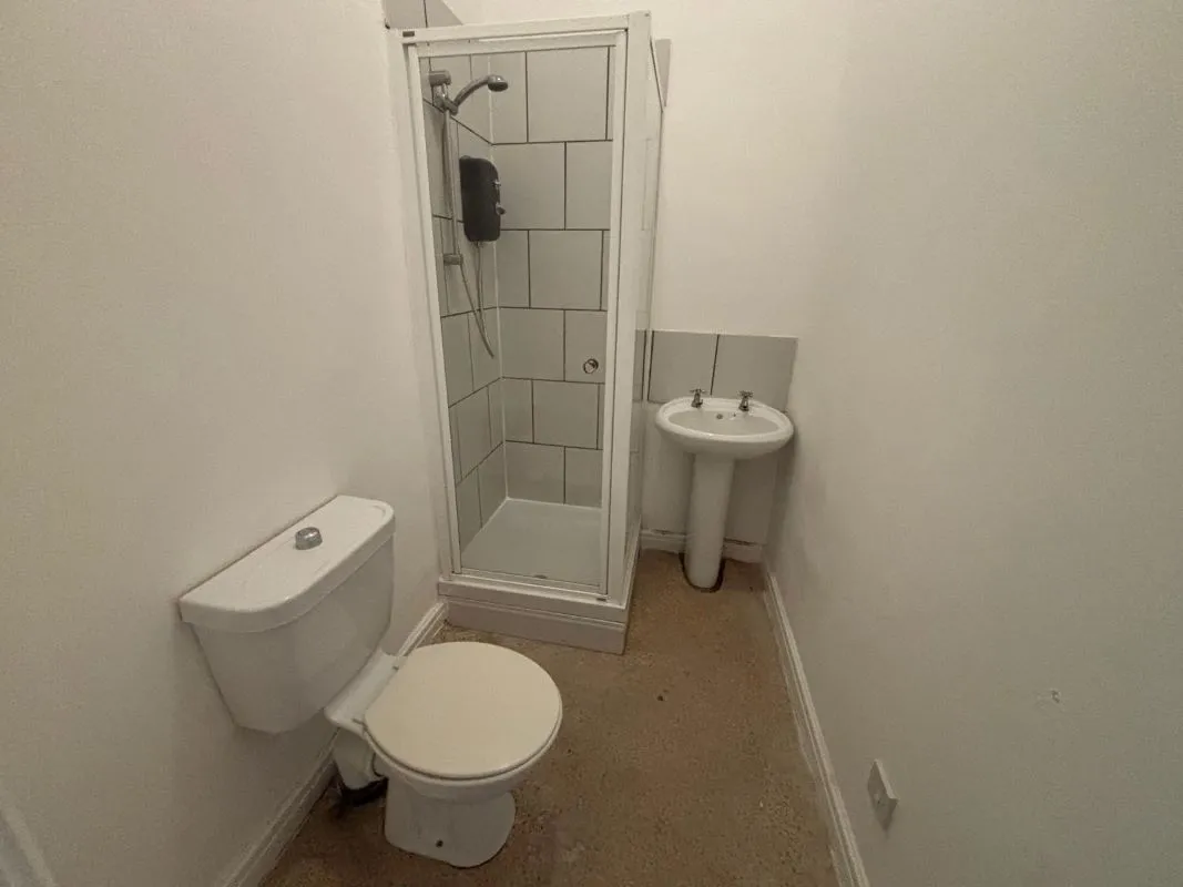 Cleethorpes, South Humberside, DN35 7AB - Online Auctions