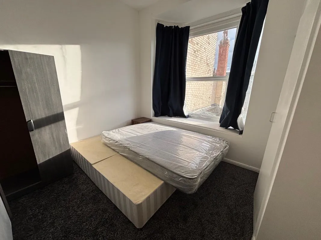 Cleethorpes, South Humberside, DN35 7AB - Online Auctions