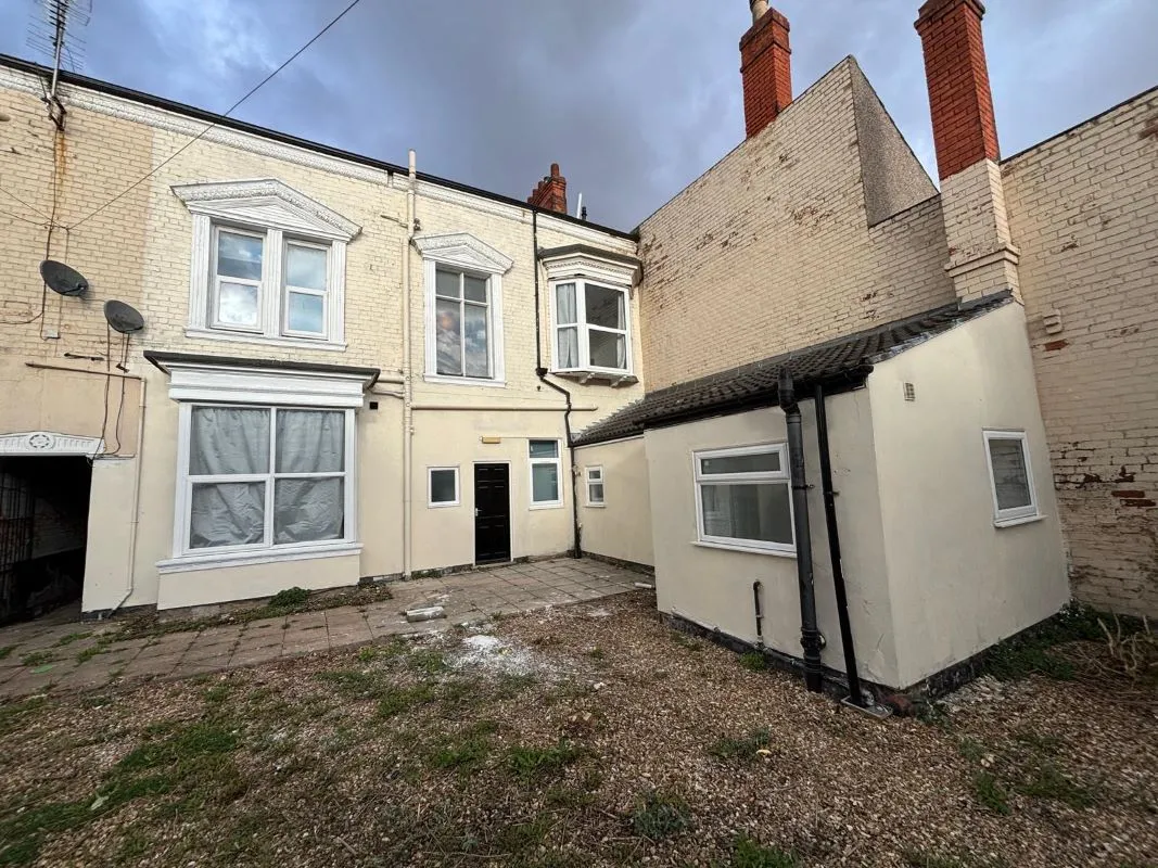 Cleethorpes, South Humberside, DN35 7AB - Online Auctions