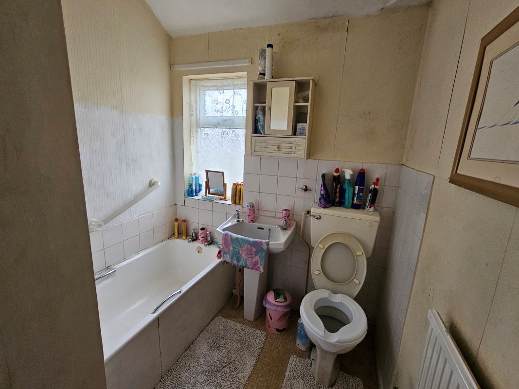 Creswell, Worksop, Nottinghamshire, S80 4EE - Online Auctions