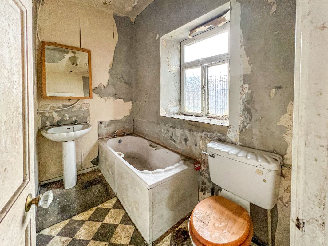 Bath Place, Halifax, West Yorkshire, HX3 6EG - Online Auctions