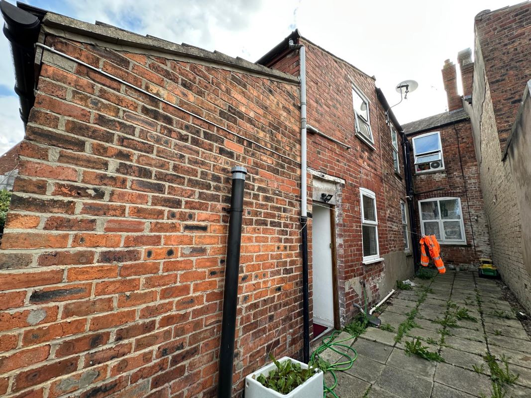 Lincoln, Lincolnshire, LN5 8DW - Online Auctions