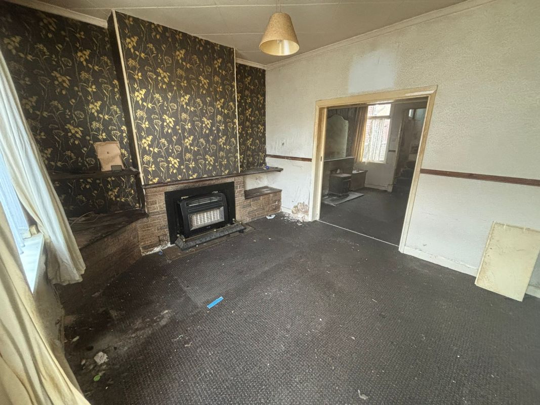 Grimsby, South Humberside, DN31 2RB - Online Auctions