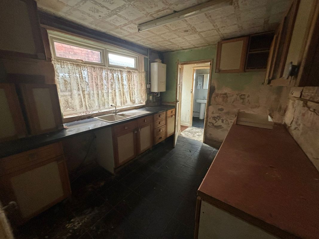 Grimsby, South Humberside, DN31 2RB - Online Auctions