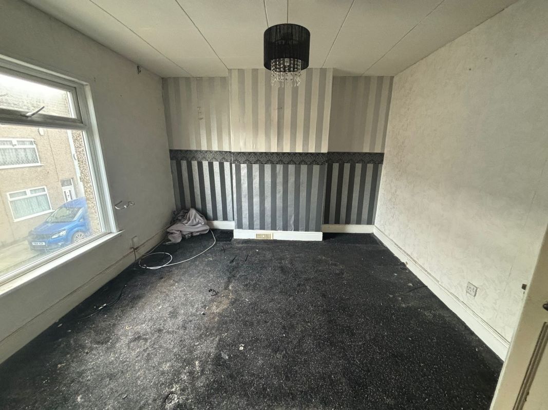 Grimsby, South Humberside, DN31 2RB - Online Auctions