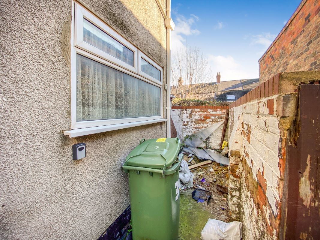 Grimsby Road, Cleethorpes, South Humberside, DN35 7LB - Online Auctions
