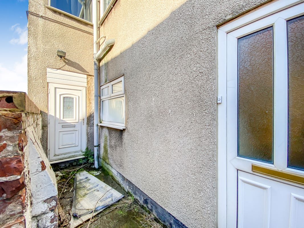 Grimsby Road, Cleethorpes, South Humberside, DN35 7LB - Online Auctions