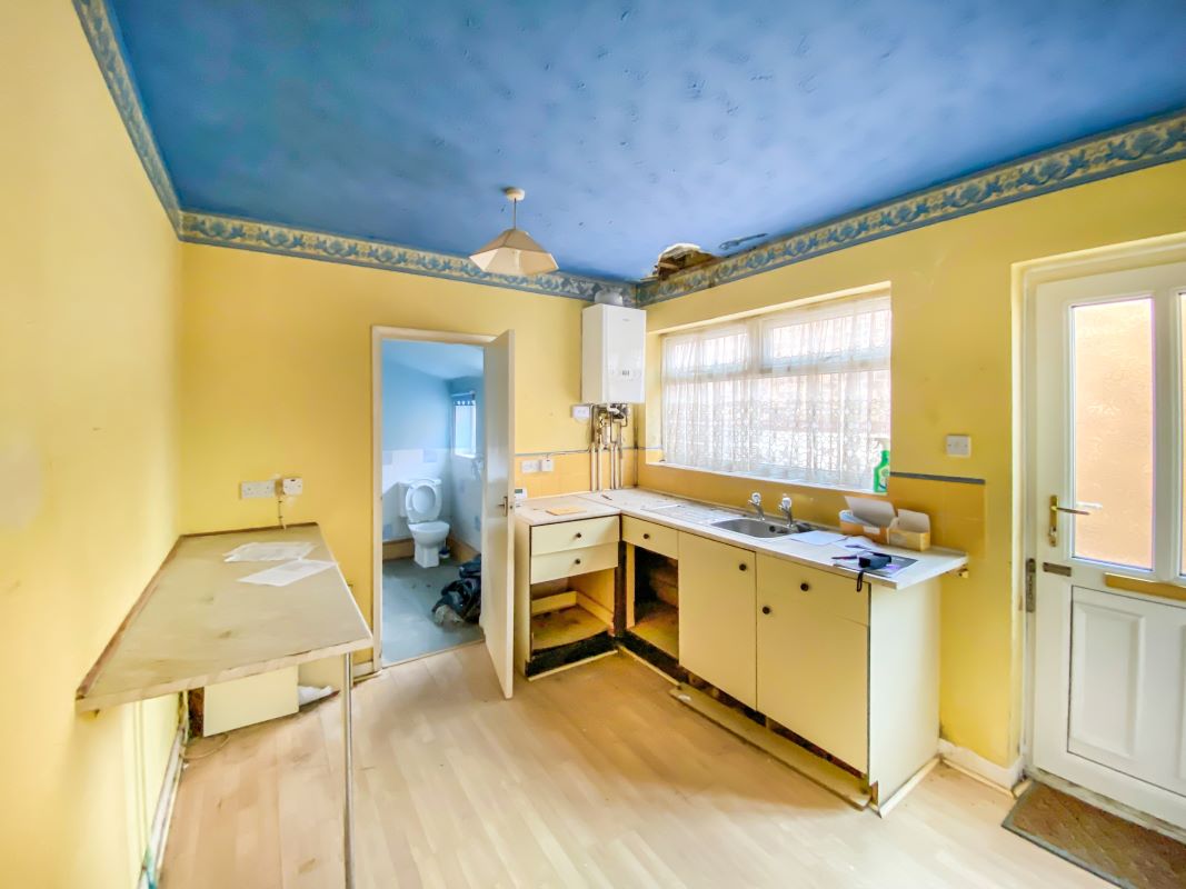 Grimsby Road, Cleethorpes, South Humberside, DN35 7LB - Online Auctions