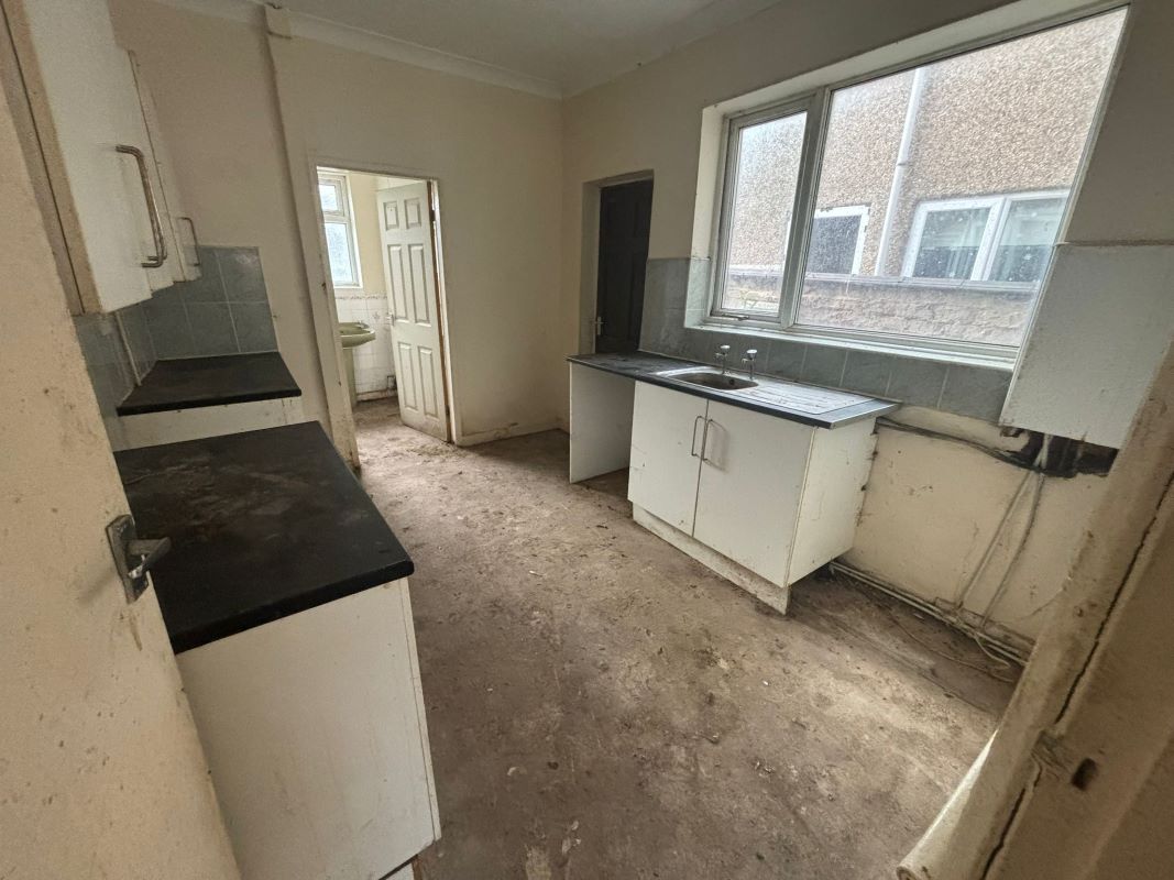 Grimsby, South Humberside, DN32 7LA - Online Auctions