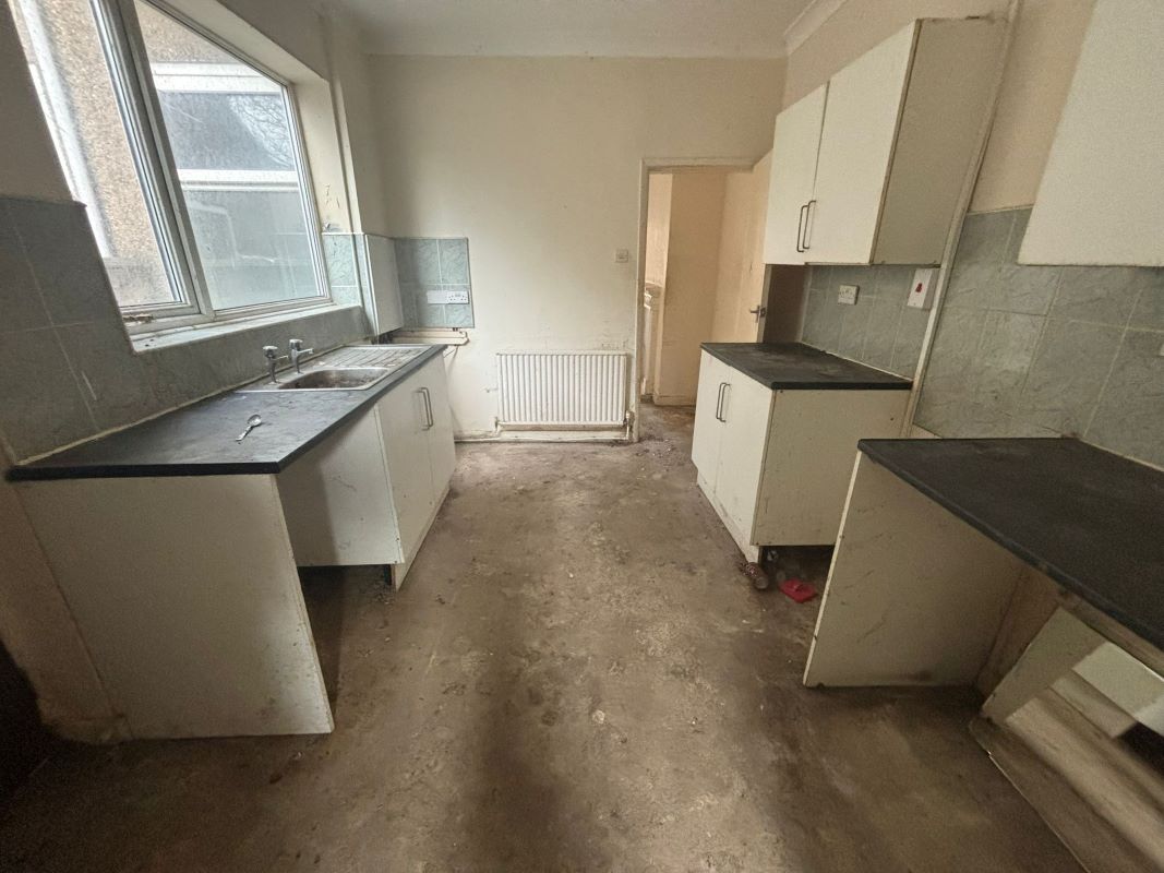 Grimsby, South Humberside, DN32 7LA - Online Auctions